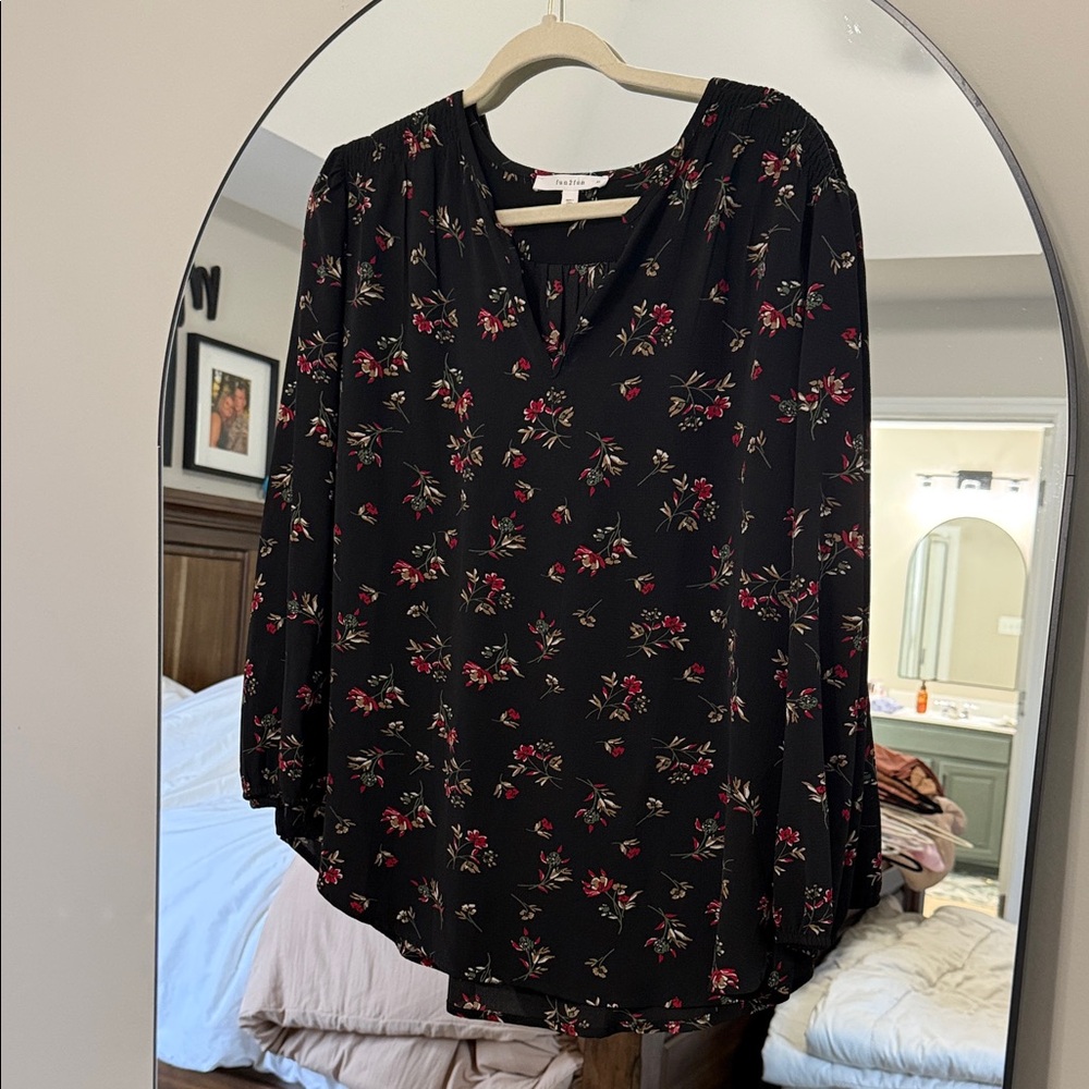 Fun 2 Fun Black Floral Blouse